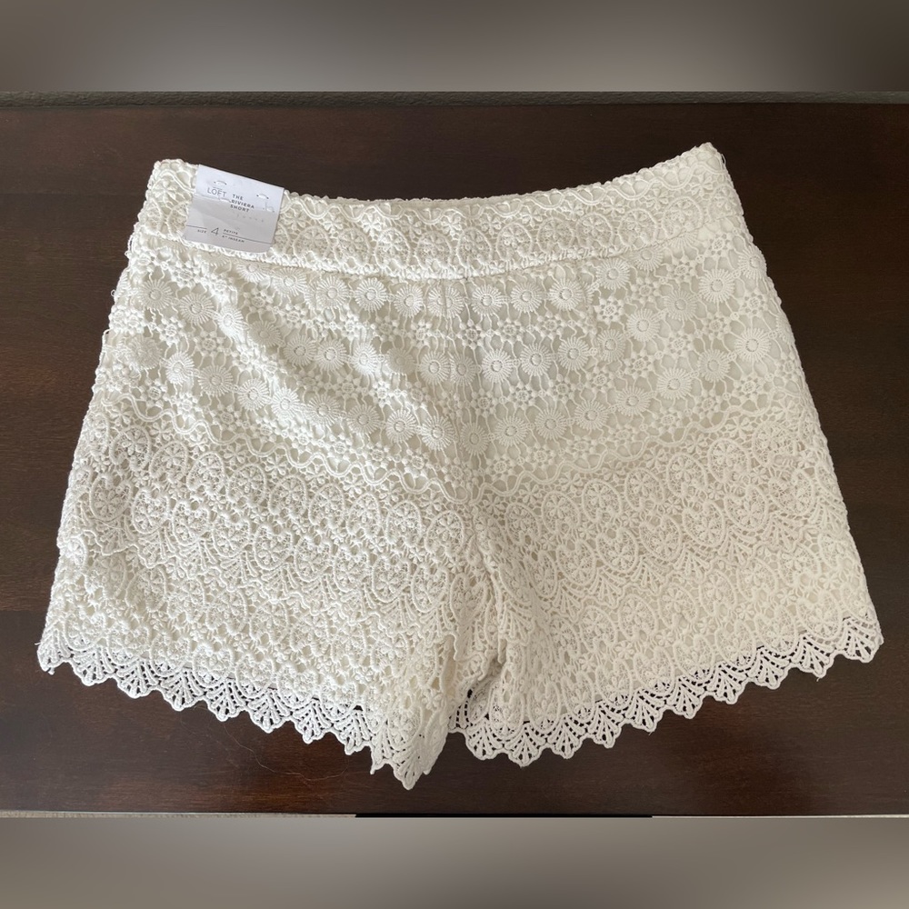 NWT Ann Taylor LOFT Ivory Layered Lace “The Riviera Short” - Picture 4 of 9